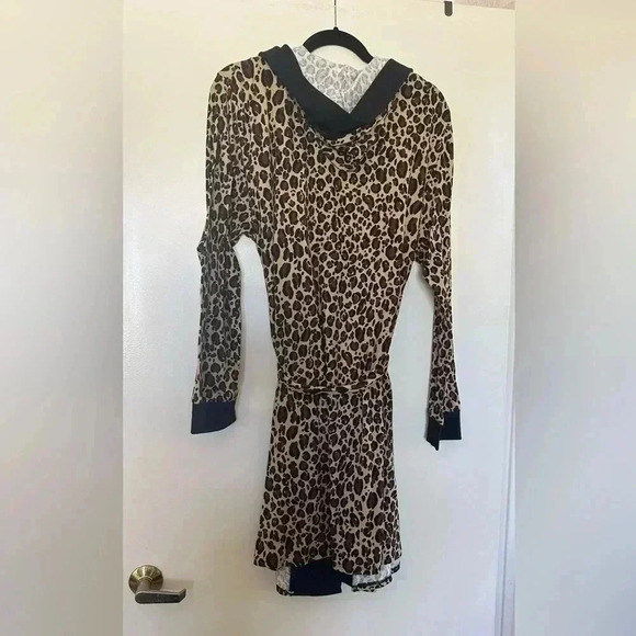NWT DKNY Leopard Print Robe - Picture 5 of 6